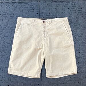 American Eagle Outfitters Men's Cream Flat Front Shorts size 36